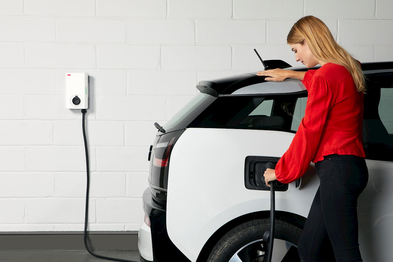 Nueva propuesta de ABB para la carga doméstica de vehículos eléctricos